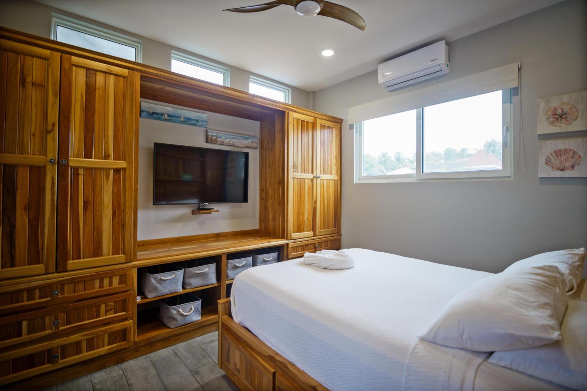Отель Ocean Breeze Placencia Экстерьер фото