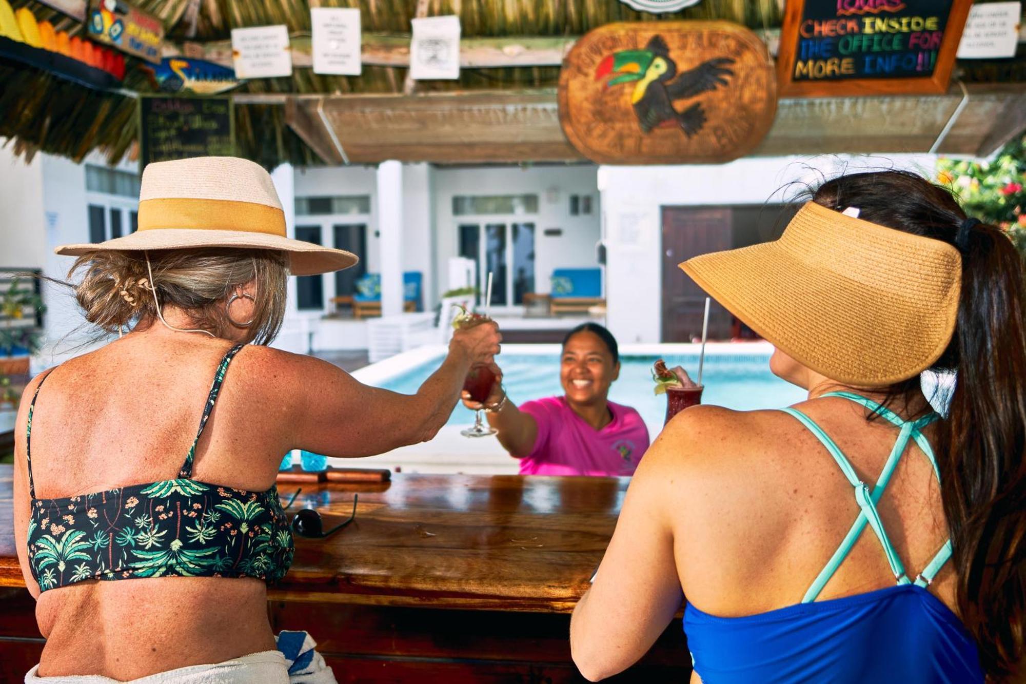 Отель Ocean Breeze Placencia Экстерьер фото