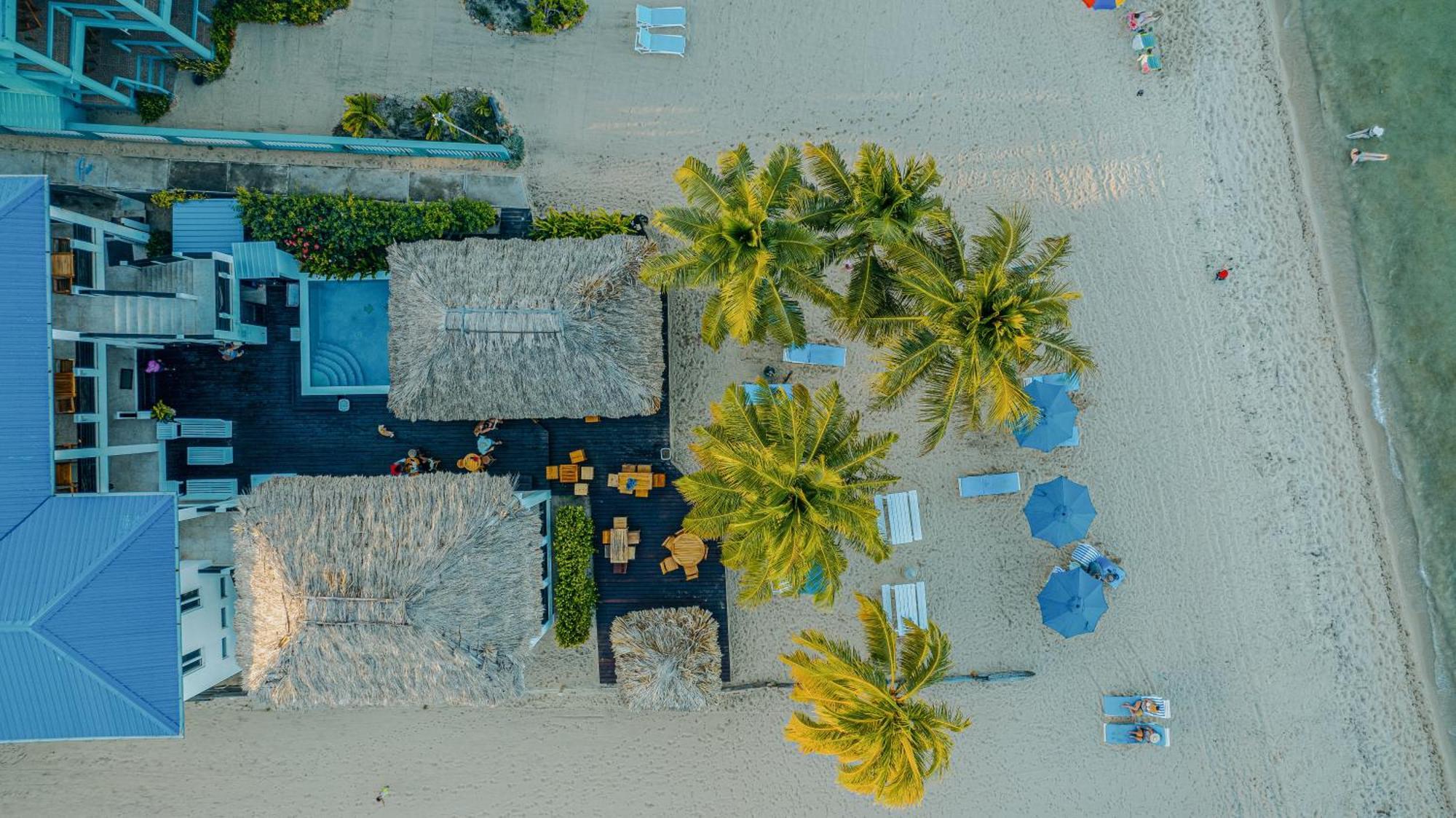 Отель Ocean Breeze Placencia Экстерьер фото