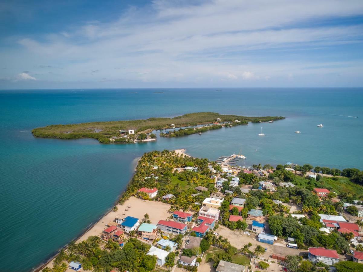 Отель Ocean Breeze Placencia Экстерьер фото