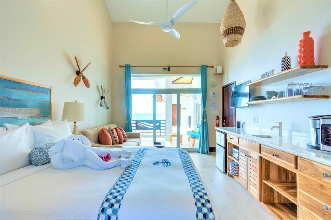 Отель Ocean Breeze Placencia Экстерьер фото