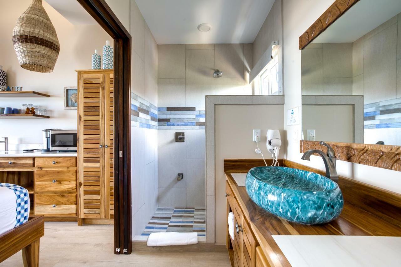 Отель Ocean Breeze Placencia Экстерьер фото