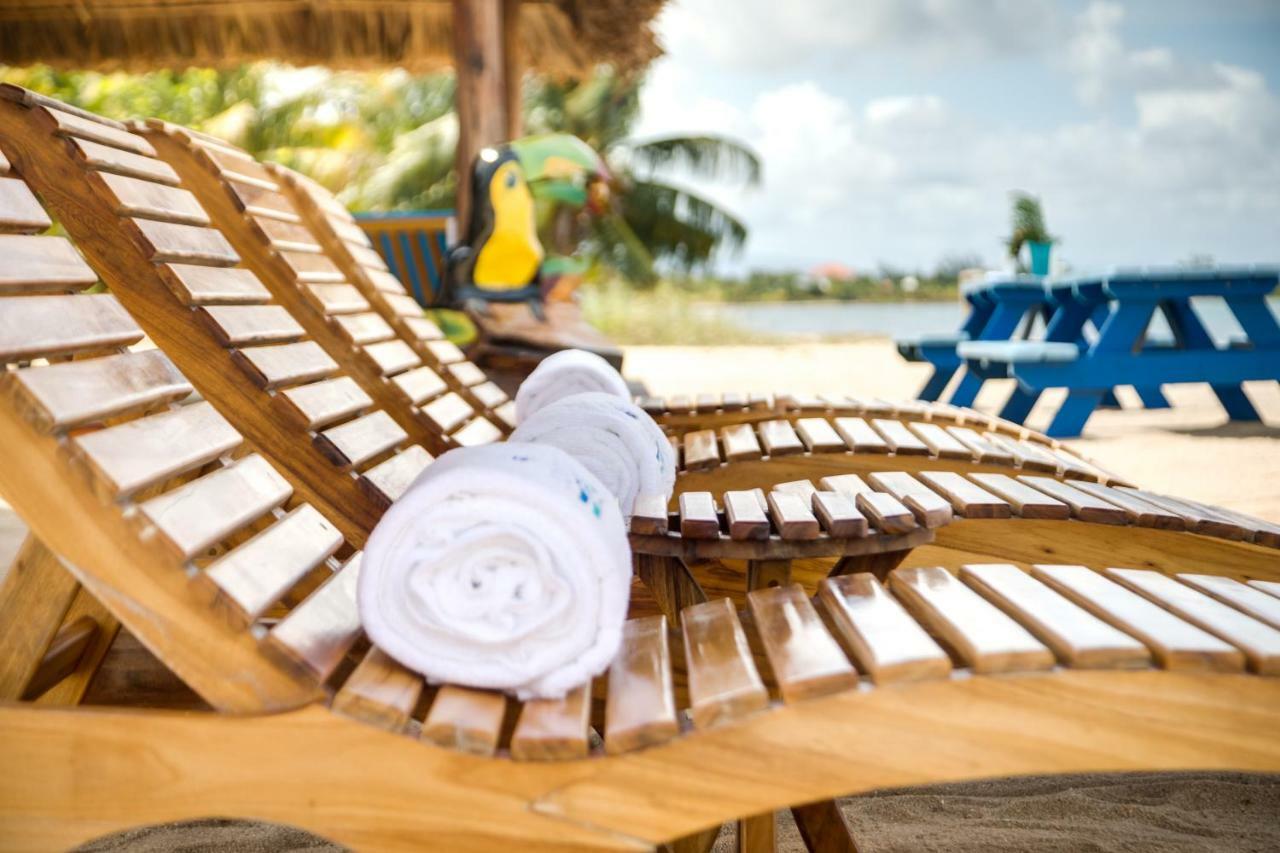 Отель Ocean Breeze Placencia Экстерьер фото